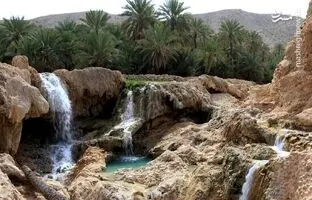 (ویدئو) تصاویری دیدنی از سرازیرشدن آبشار از کوه‌های بندرعباس
