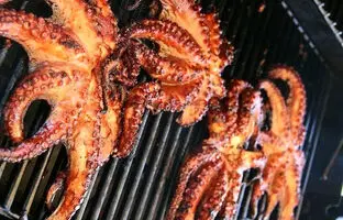 (ویدئو) غذاهای حرام گوشت در منوی رستوران های تهران