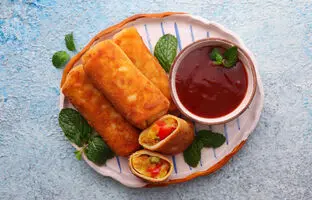 (ویدئو) طرز تهیه کرپ سبزیجات سوخاری؛ سمبوسه رو کلا فراموش کنید!