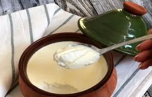 (ویدئو) طرز تهیه ماست سفت و سخت با ترفند ساده این آشپز آلمانی