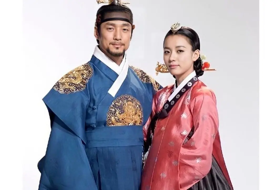 تصاویری دیدنی و جدید از دیدار امپراتور و دونگی در دنیای واقعی