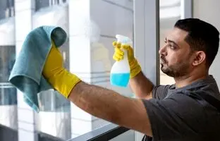 با این ترفندها سه سوته پنجره‌های خونه‌ات رو تمیز کن!