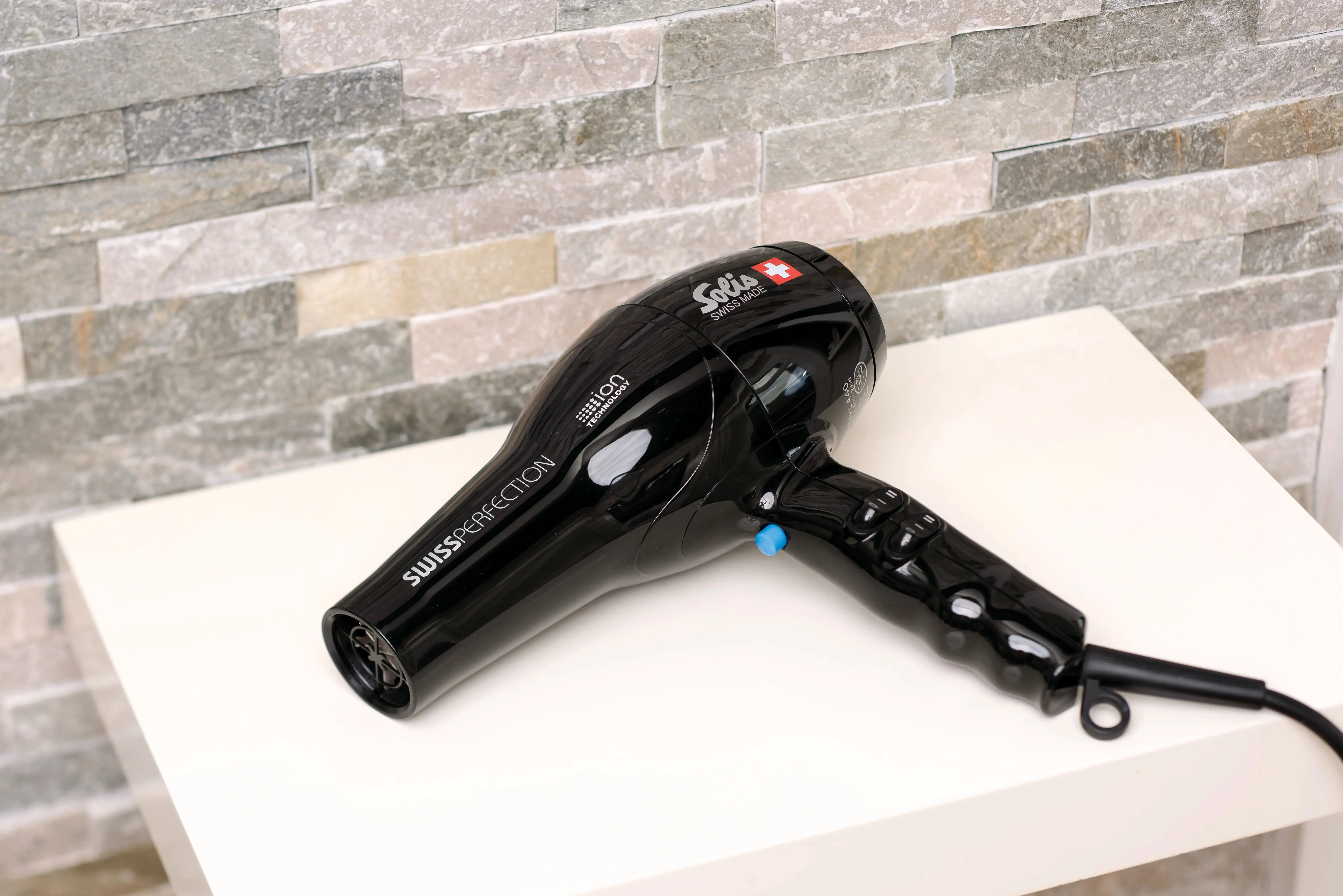 جالب ترین کاربردهای سشوار در خانه داری که تاکنون نمی دانستید!