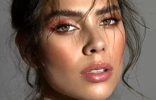 چه رنگ لباسی به چشم سبزها میاد؟