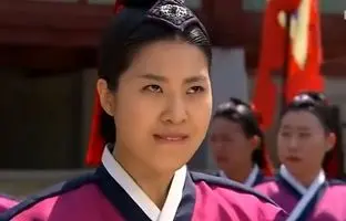 تصاویر شخصی بازیگر نقش «آی جونگ» در سریال دونگ‌یی