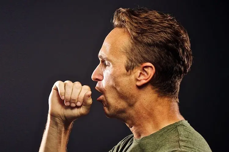 سرفه؛ انواع، علل و راه‌های درمان آن