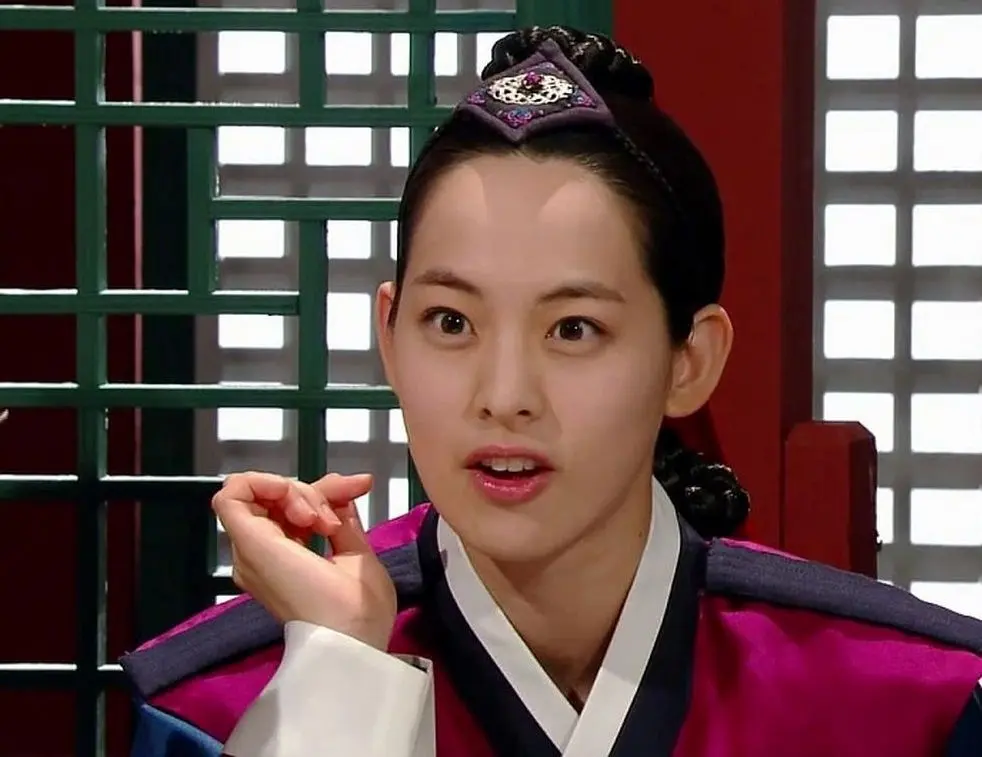 تصاویر شخصی بازیگر نقش «یون گئوم» در سریال دونگ‌یی