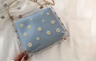 می‌خوای کیوت‌ترین دختر جمع باشی؟ عید 1403 این 10 تا کیف فانتزی رو داشته باش!