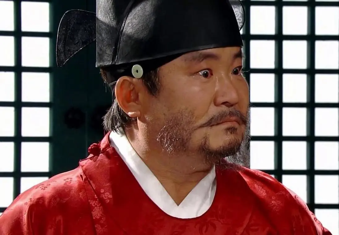 تصاویر شخصی «رئیس موپالمو» و «اوتائه پونگ» در سریال دونگ‌یی