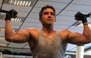 (عکس) استوری احمدرضا عابدزاده برای فرامرز اصلانی