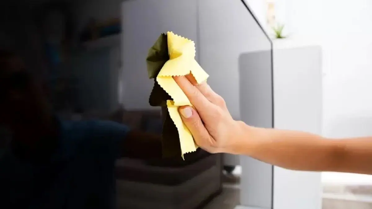 بهترین ترفند تمیز کردن صفحه نمایش لپ تاپ و تلویزیون که نمی دونستی!