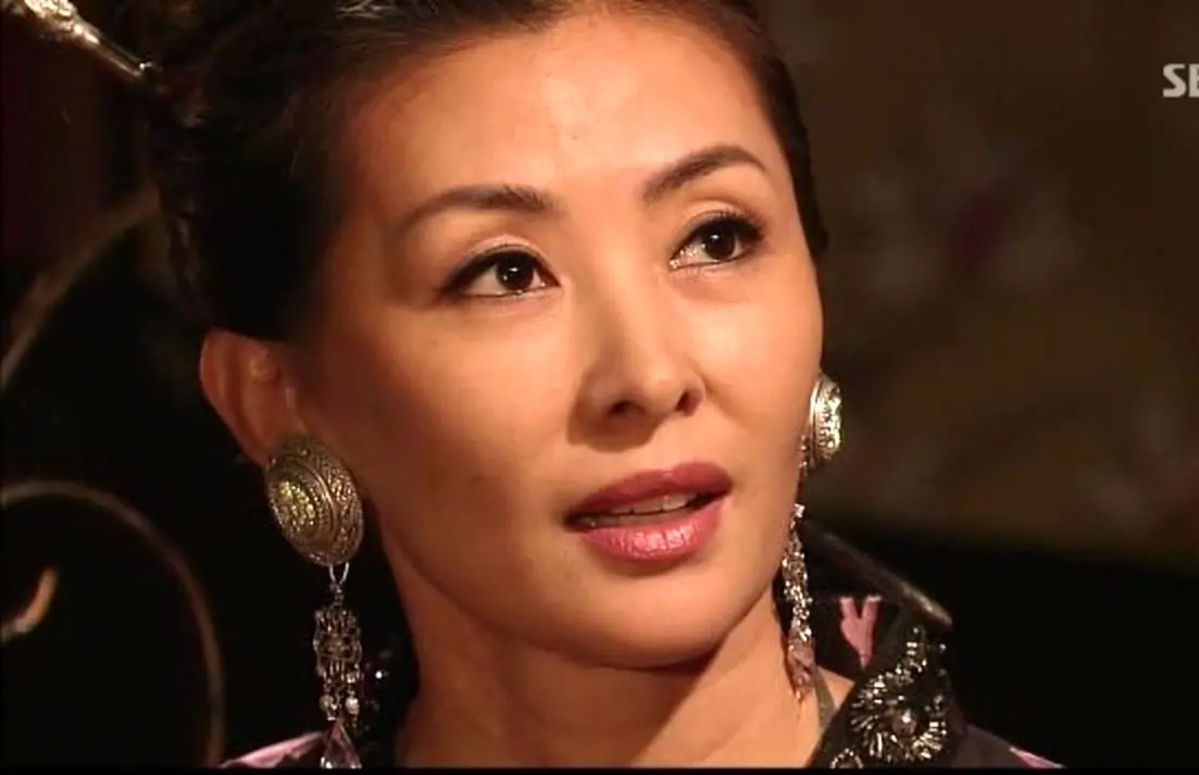 تصاویر شخصی بازیگر نقش «وانگ جاشیل» در سریال جومونگ 3