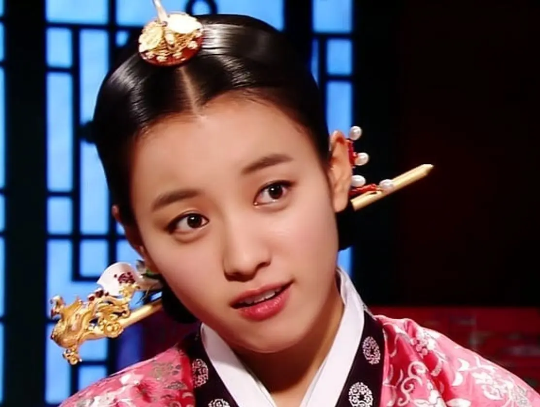 (تصاویر) تازه‌ترین تصاویر «دونگ‌یی» به عنوان «مدل لباس»