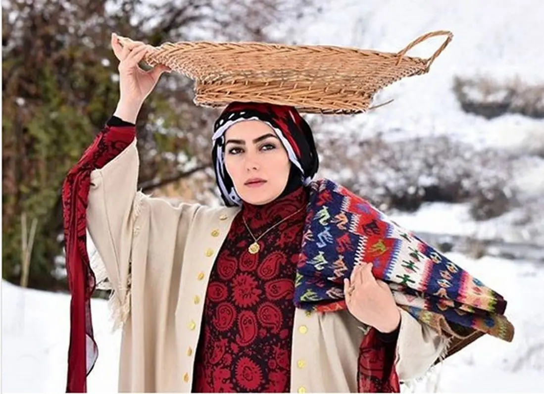 (عکس) تیپ و ژست بهاری روژان سریال نون خ