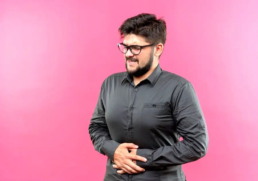 دلیل قار و قور شکم هنگام گرسنگی چیست و چگونه می توان متوقفش کرد؟