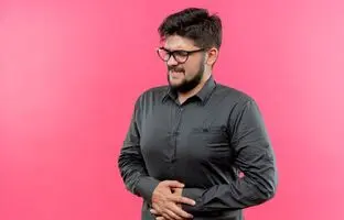 دلیل قار و قور شکم هنگام گرسنگی چیست و چگونه می توان متوقفش کرد؟