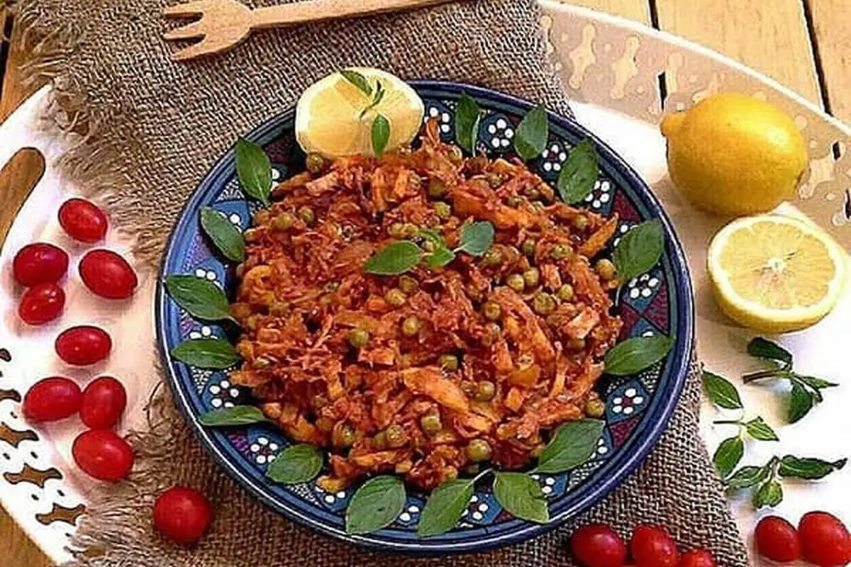 طرز تهیه خوراک تن ماهی ساده و سریع برای روزهای شلوغ