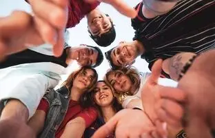 سه حرکت هوشمندانه در دهه ۲۰ زندگی‌تان انجام دهید تا پول‌دارتر و موفق‌تر شوید