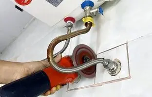 (ویدئو) نحوه تعمیر شیر آب توالت و حمام به روش لوله کش سنگاپوری