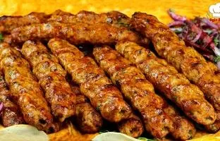 (ویدئو) طرز تهیه آدنا کباب اصل ترکی با گوشت مرغ در فر