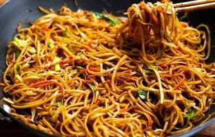 (ویدئو) طرز تهیه چاو مین سبزیجات، یک نودل چینی سالم، ساده و مقوی