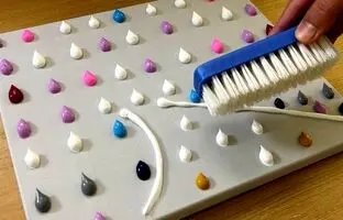 (ویدئو) آموزش نقاشی: حتی با رنگ صورتی هم میشه یک جنگل زیبا کشید
