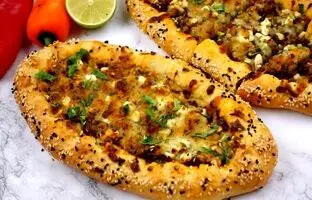 (ویدئو) طرز تهیه مشهورترین پیتزای ترکی با روشی کاملا ساده