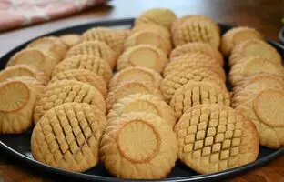 (ویدئو) طرز تهیه کلوچه خرمایی عربی، یک شیرینی خوشمزه و خاص برای ماه رمضان