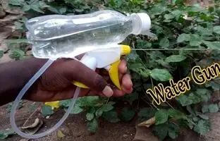 (ویدئو) نحوه ساخت آسان و سریع یک تفنگ آب پاش برای بازی در ایام عید