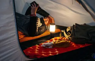 بهترین چراغ قوه برای کمپینگ و طبیعت گردی در نوروز