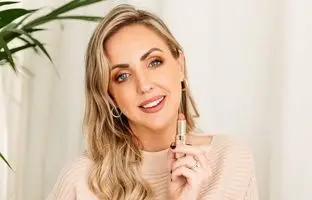 در اولین قرار عاشقانه چه رنگ رژلبی بزنیم؟