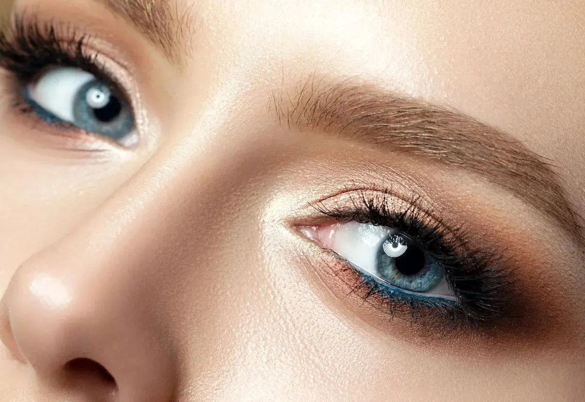 بهترین رنگ سایه چشم برای چشم آبی ها