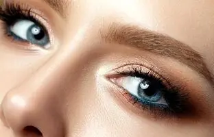 بهترین رنگ سایه چشم برای چشم آبی ها