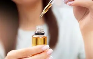 7 دلیل برای افزودن روغن معجزه گر کرچک به روتین زیبایی