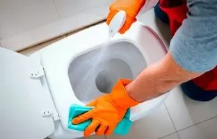 روش تمیز کردن توالت فرنگی با جرم گیری گیاهی و بسیار قوی
