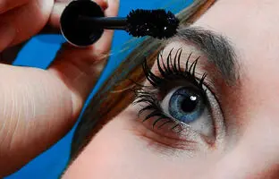 کدام رنگ ریمل برای هر رنگ چشم مناسب است؟