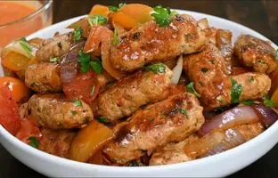 (ویدئو) طرز تهیه کوفته کباب مرغ عربی با سس مخصوص، یک غذای مجلسی متفاوت