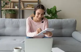 بهترین فیلم‌ها که به تقویت Listening (مهارت شنیداری) در زبان انگلیسی کمک می‌کند