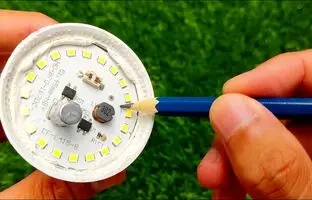 (ویدئو) نحوه تعمیر کردن لامپ های LED با استفاده از یک مداد ساده!