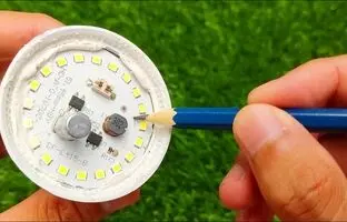 (ویدئو) نحوه تعمیر کردن لامپ های LED با استفاده از یک مداد ساده!