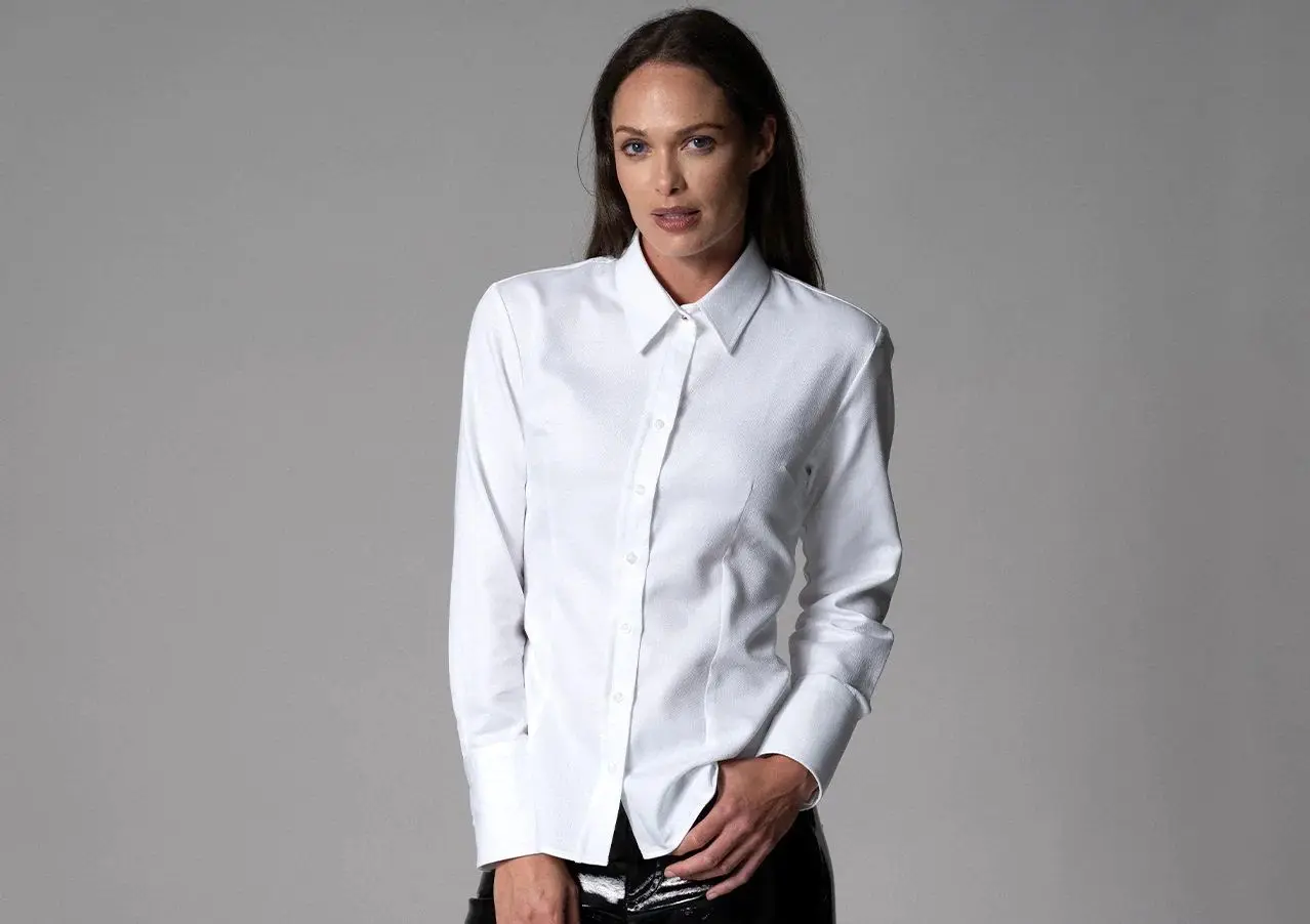 5 اشتباه رایج که در پوشیدن لباس سفید مرتکب می شویم