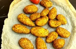 (ویدئو) اینطوری توی فر یه سیب زمینی تنوری معرکه و متفاوت درست کن