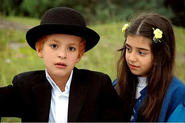 (تصاویر) بازیگر پسر یهودی فیلم «شکارچی شنبه» پس از 13 سال