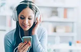 این 5 پادکست رو حتما گوش بده! از وقتت خوب استفاده کن و لذت ببر!