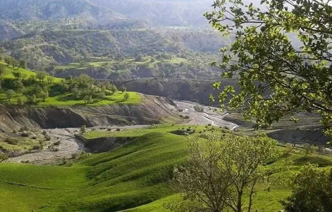 5 نقطه بهشتی ایلام که در بهار باید دید!