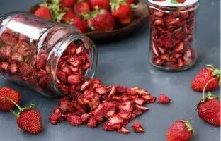 خشک کردن توت فرنگی با یه روش راحت و سریع+ آموزش