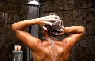 5 اشتباه خطرناک در استفاده از شامپو برای موها