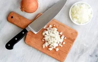 (ویدئو) یک ترفند ساده و سریع: آموزش خرد کردن نگینی پیاز