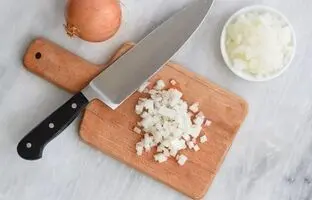 (ویدئو) یک ترفند ساده و سریع: آموزش خرد کردن نگینی پیاز