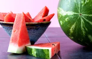 (ویدئو) یک ترفند ساده و سریع: چطور یک هندوانه شیرین و خوشمزه انتخاب کنیم؟